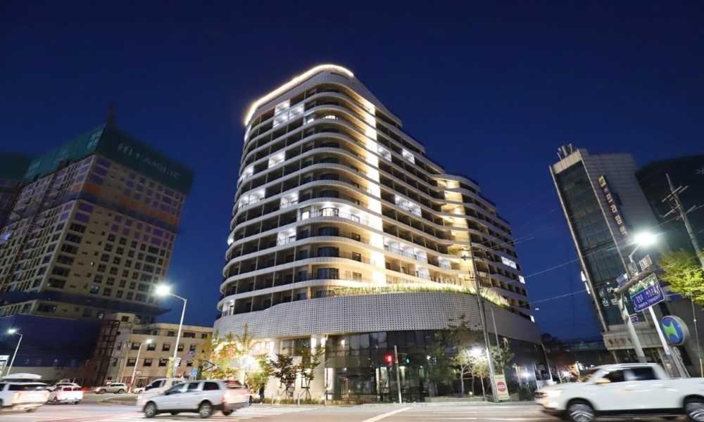 Chuncheon Eston Hotel エクステリア 写真