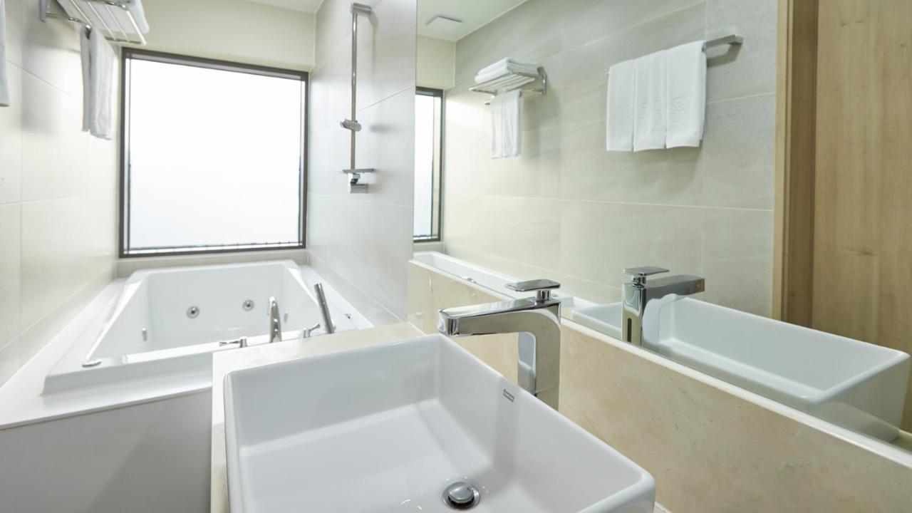 Chuncheon Eston Hotel エクステリア 写真