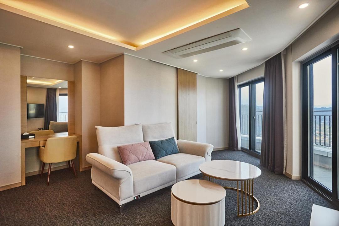 Chuncheon Eston Hotel エクステリア 写真
