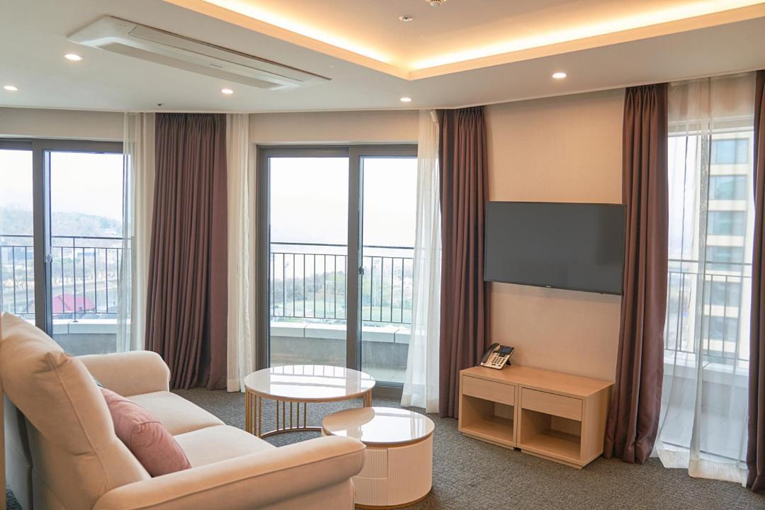 Chuncheon Eston Hotel エクステリア 写真