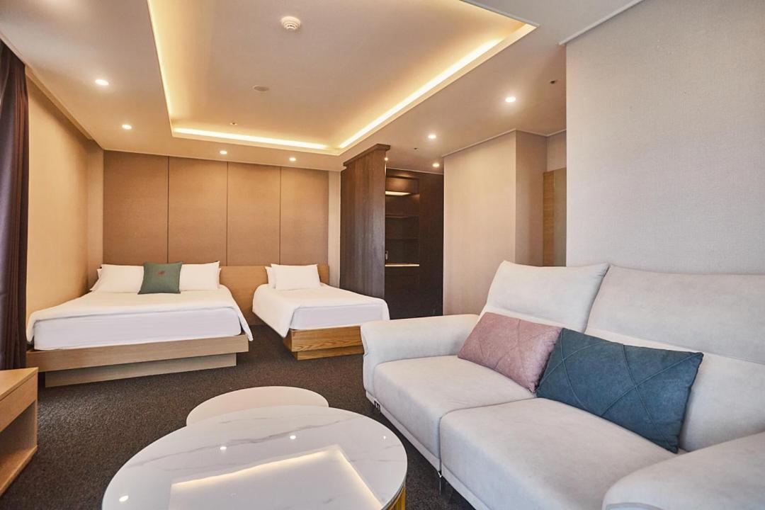 Chuncheon Eston Hotel エクステリア 写真