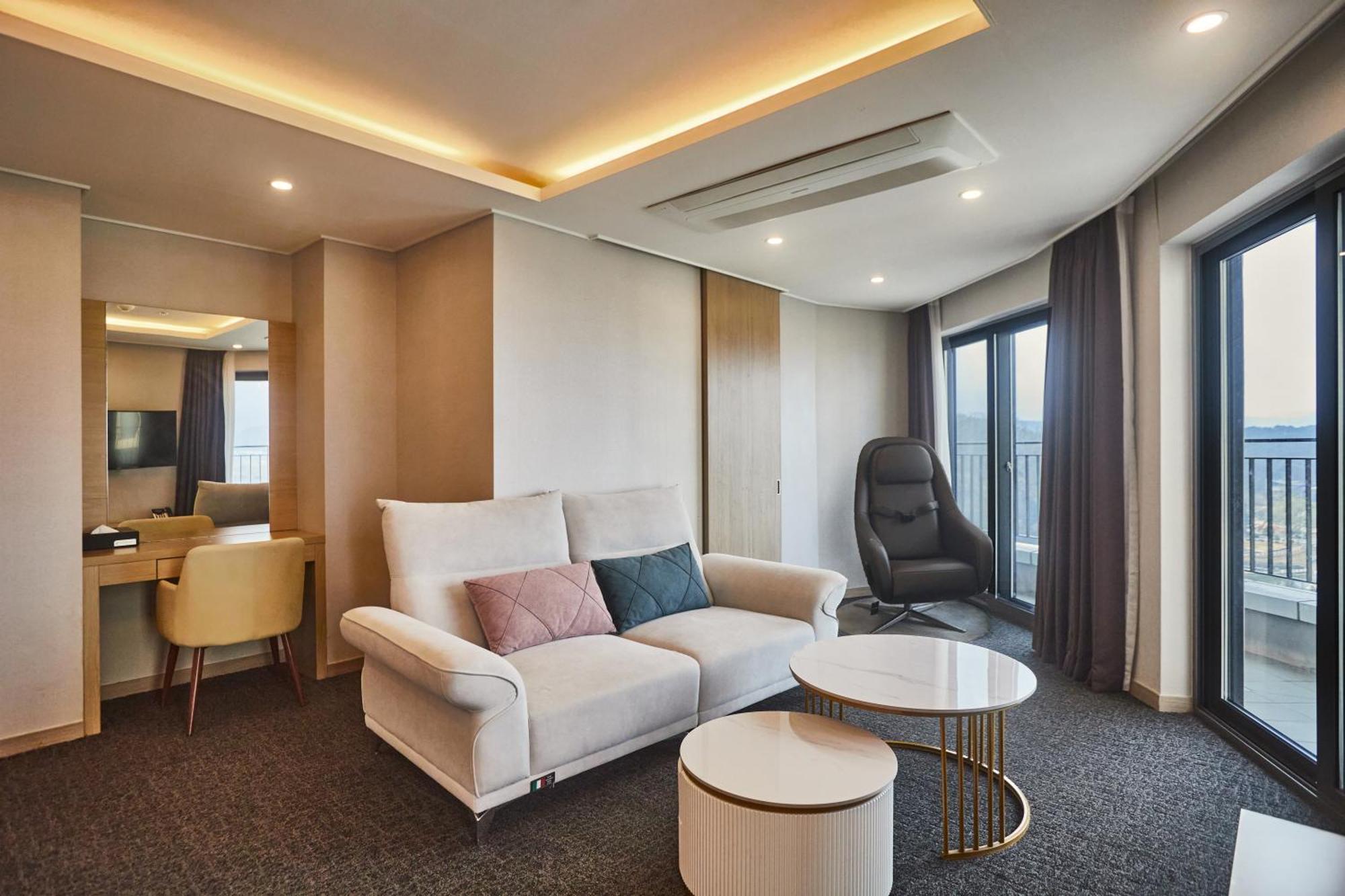 Chuncheon Eston Hotel エクステリア 写真